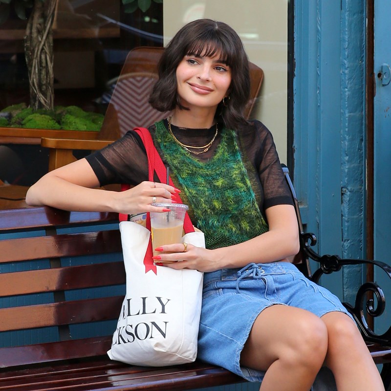 French Chic: Η Emily Ratajkowski με το κοντό κούρεμα που λατρεύουν οι Γαλλίδες - εικόνα 1