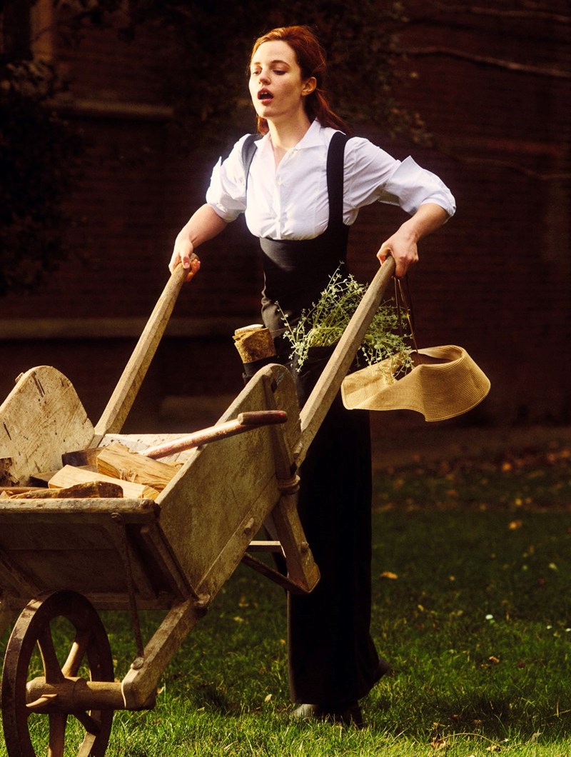 Η επίμονη κηπουρός: Τα outfits μας εμπνέονται από τη φύση - εικόνα 3