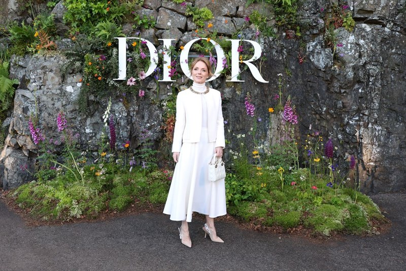 Dior Cruise 2025: Η επιστροφή της εποχής του ρομαντισμού - εικόνα 6
