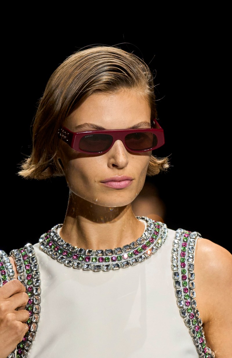 "Bell-Bottom" bob: Η τάση στα κοντά καρέ κουρέματα που θα βλέπουμε παντού από εδώ και πέρα - εικόνα 1