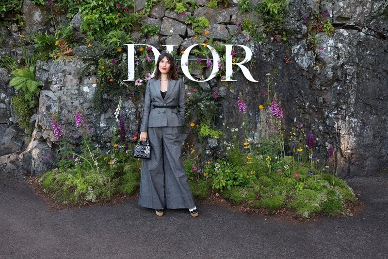 Dior Cruise 2025: Η επιστροφή της εποχής του ρομαντισμού - εικόνα 7