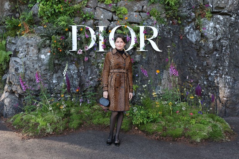 Dior Cruise 2025: Η επιστροφή της εποχής του ρομαντισμού - εικόνα 9