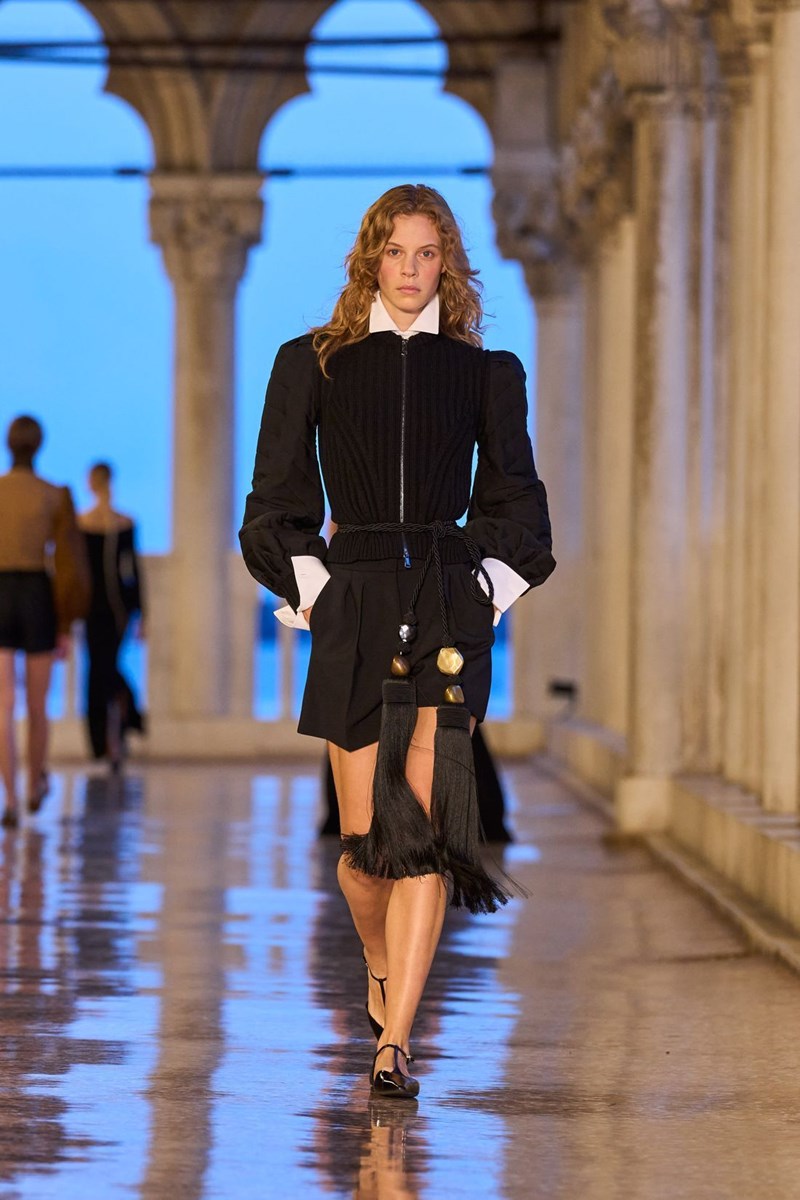 Max Mara Resort 2025: Η παρουσίαση της νέας συλλογής στη Βενετία και η σύνδεσή της με τη φεμινιστική δράση του Marco Polo - εικόνα 10