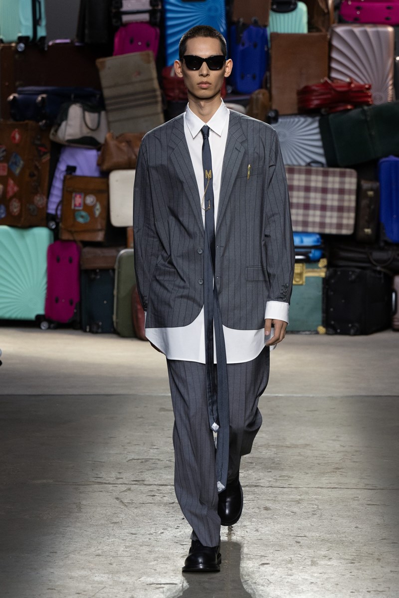 "Lost and Found": Η νέα συλλογή της Moschino εστιάζει στην ελευθερία της έκφρασης μέσα από τα ρούχα - εικόνα 6