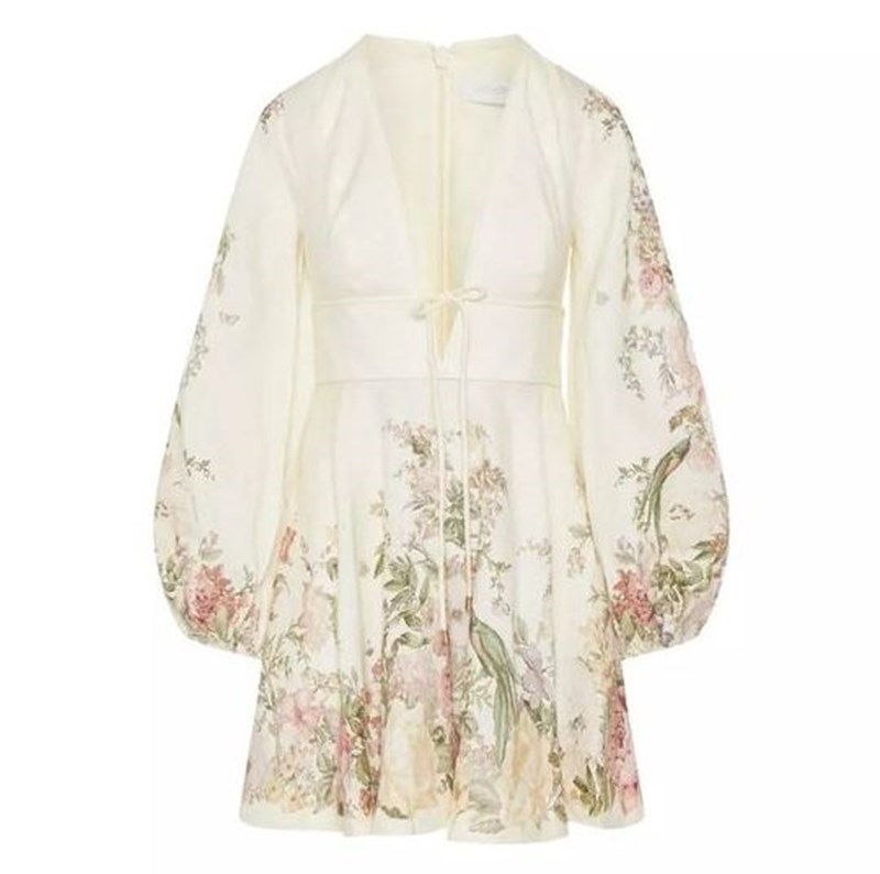 Γίνεσαι νονά; 9 εντυπωσιακά φορέματα για βάπτιση για να κοιτούν όλοι εσένα - εικόνα 1