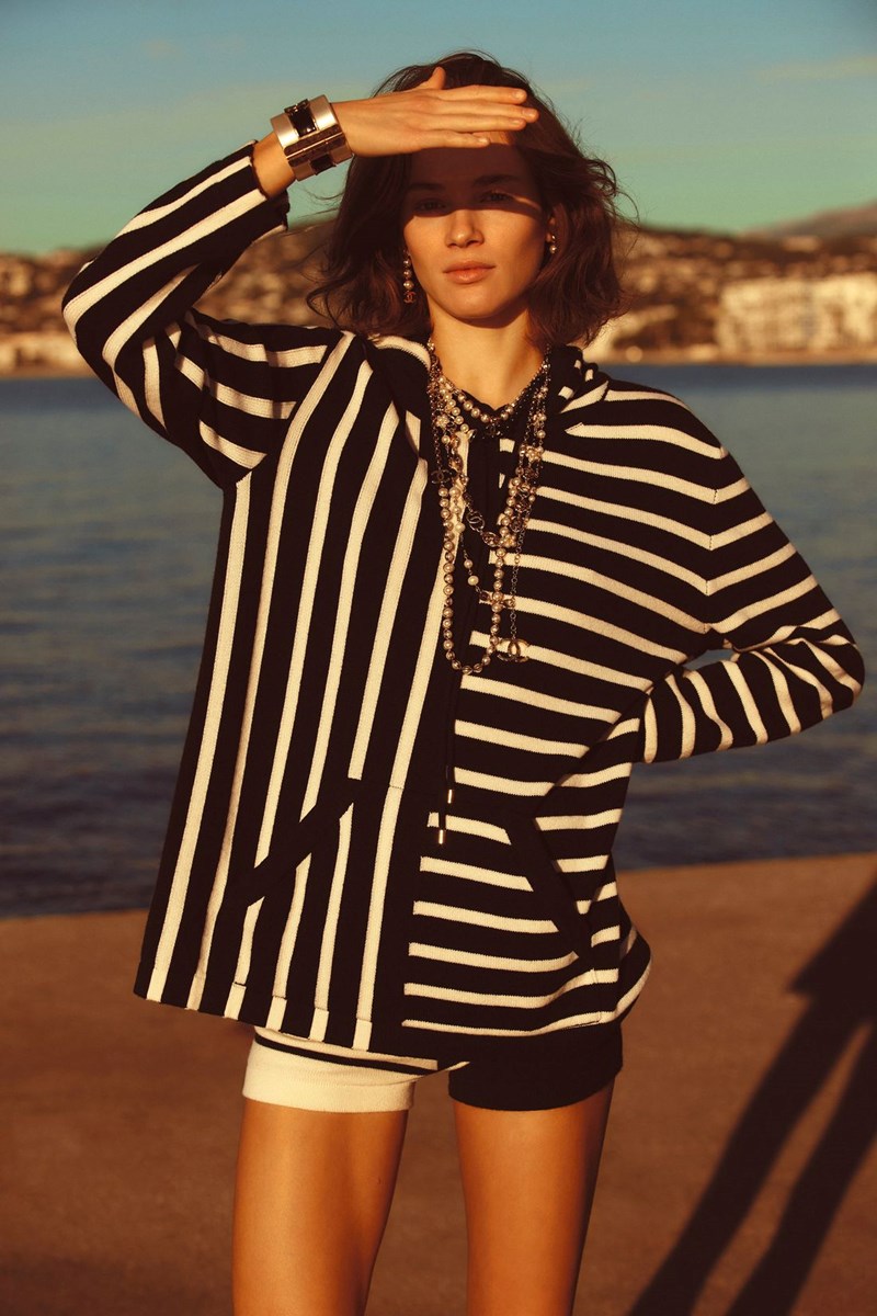 Ενσωμάτωσε τις ρίγες με fun τρόπο στα looks του καλοκαιριού - εικόνα 6