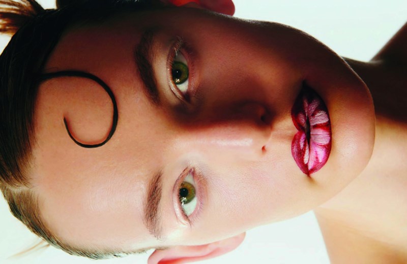 4 εκκεντρικά και απίστευτα "ζουμερά" beauty looks - εικόνα 3