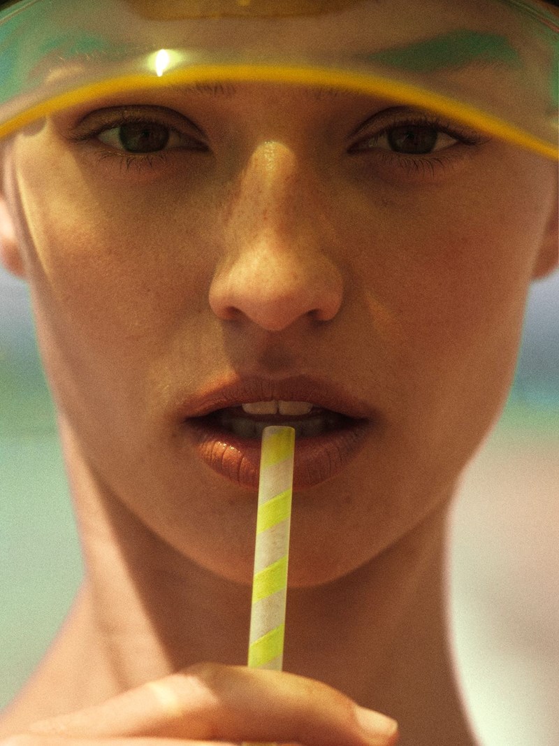 Neon World: Τα beachwear looks που θα ξεχωρίσουν στην παραλία - εικόνα 4