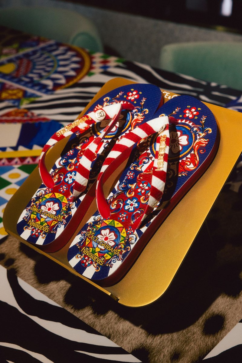 Dolce&Gabbana x Havaianas: Η παρουσίαση της πιο αναπάντεχης συνεργασίας στο Μιλάνο - εικόνα 4