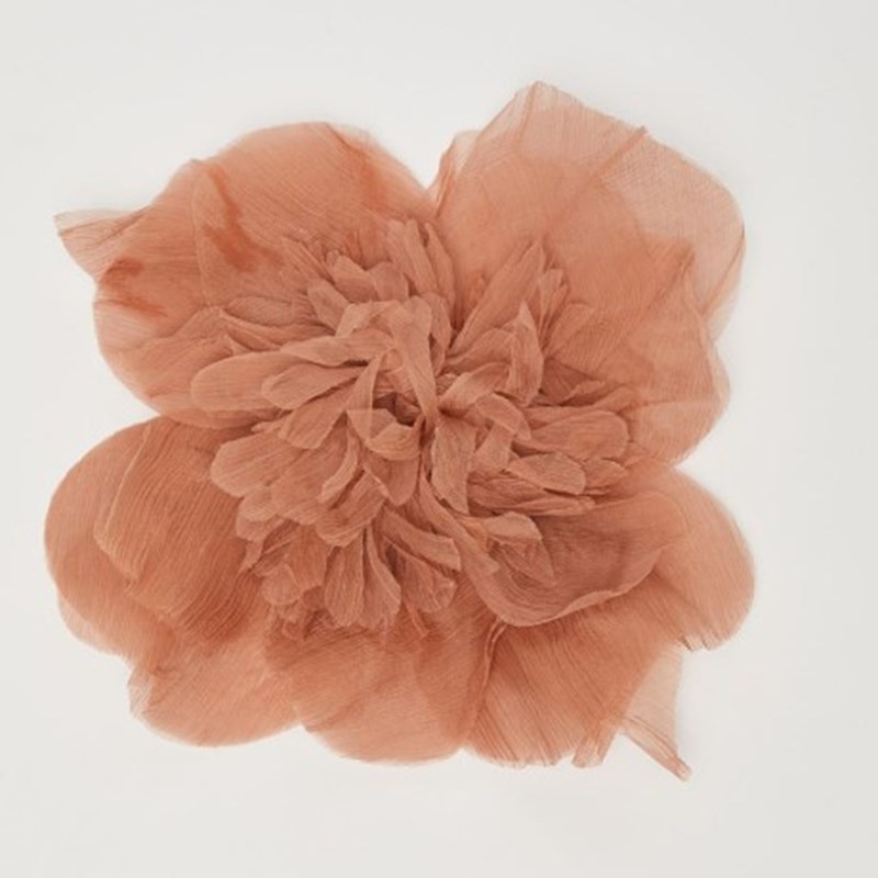 Sarah Jessica Parker: Επιβεβαιώνει ότι αυτό το αξεσουάρ μαλλιών είναι “must have” - εικόνα 5