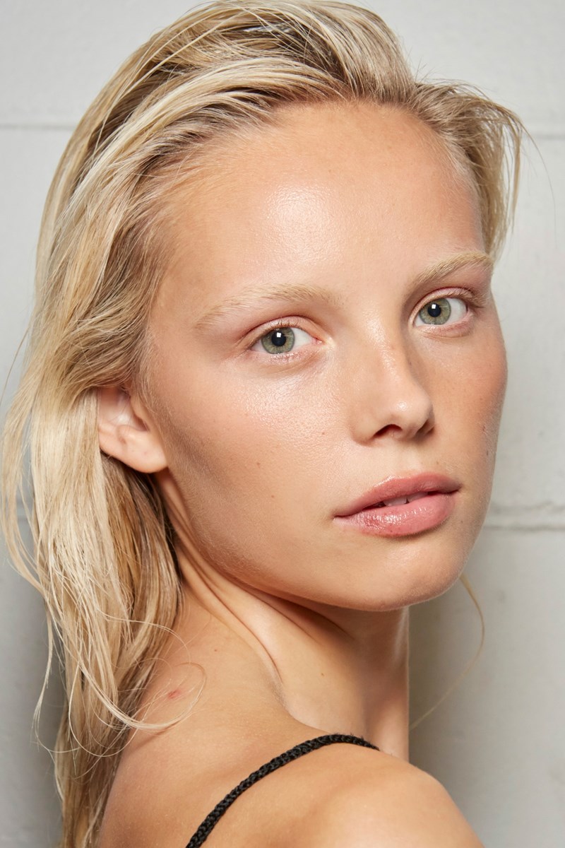 Lollipops: 7 lip oils για το πιο λαχταριστό juicy εφέ στα χείλη - εικόνα 1