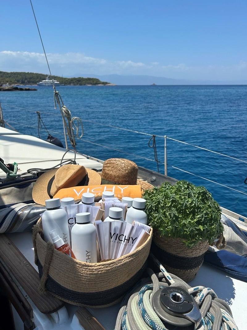 Vichy Laboratoires: Όταν η Ιστιοπλοϊκή Κληρονομιά συναντά την Ομορφιά στις Σπέτσες - εικόνα 4
