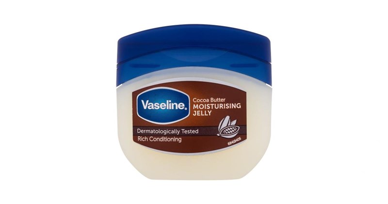 All about Vaseline: Κι όμως έχει 101 διαφορετικούς τρόπους χρήσης - εικόνα 2