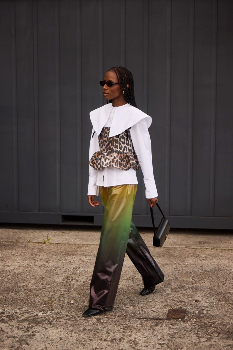 CPHFW SS25: Τα street style looks που ξεχωρίσαμε στην Εβδομάδα Μόδας της Κοπεγχάγης - εικόνα 12