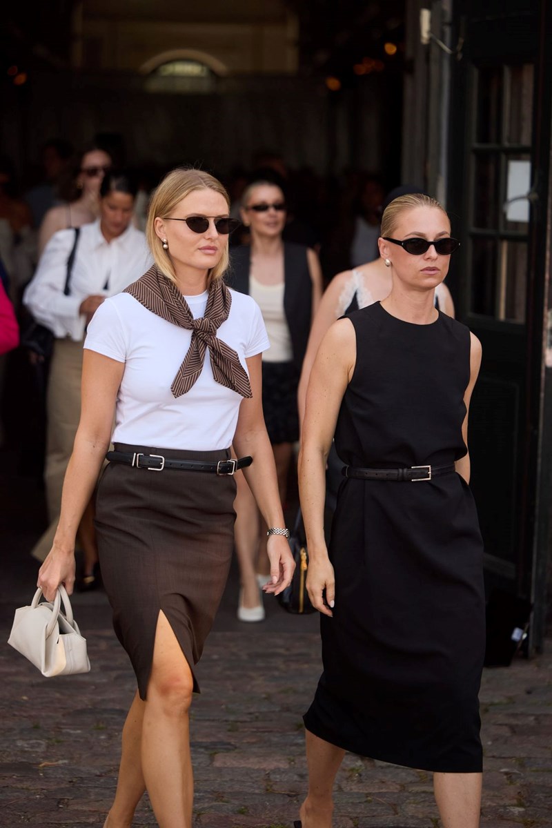 Αυτή είναι η φούστα που έγινε viral τις τελευταίες ημέρες και θεωρείται "must" κατά τη fashion κοινότητα - εικόνα 1