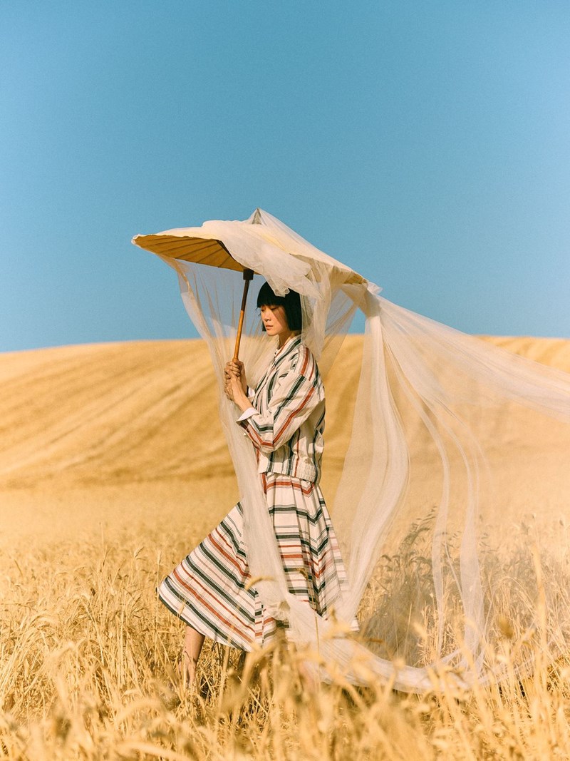 "Θέρος ανίκατε μάχαν": Οι pre-fall συλλογές παρουσιάζονται κάτω από τον καλοκαιρινό ήλιο - εικόνα 4