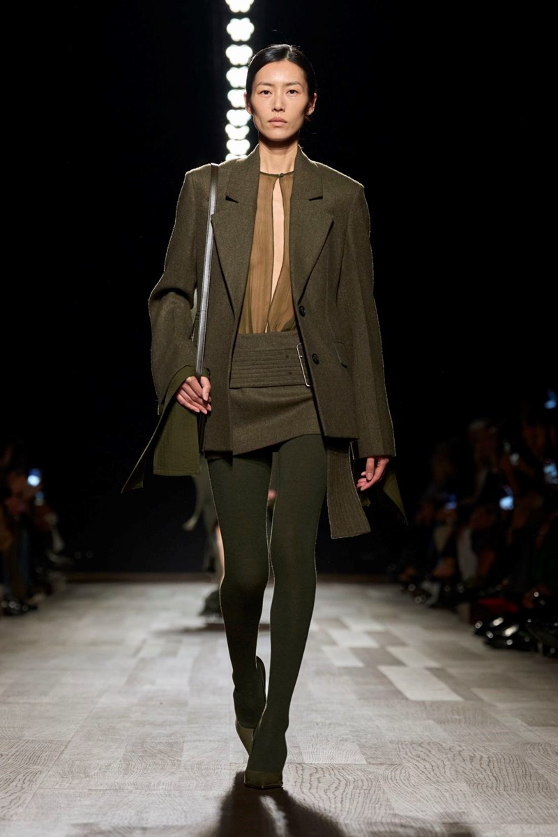 Αυτές είναι οι αποχρώσεις που θα κυριαρχήσουν στα looks του φθινοπώρου - εικόνα 2