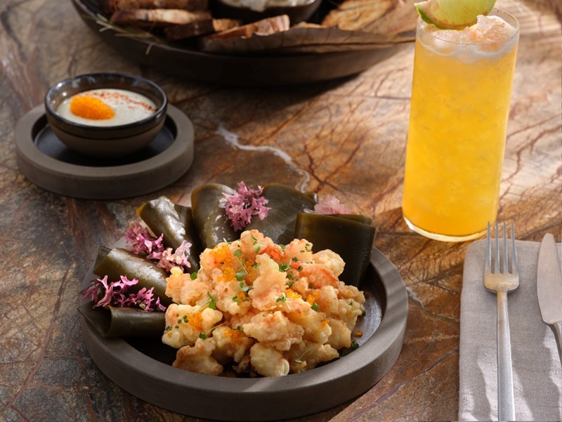 Bond Beach Club: Ένας παραδεισένιος all-day προορισμός στο One&Only Kéa Island - εικόνα 3