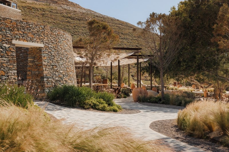 Bond Beach Club: Ένας παραδεισένιος all-day προορισμός στο One&Only Kéa Island - εικόνα 6