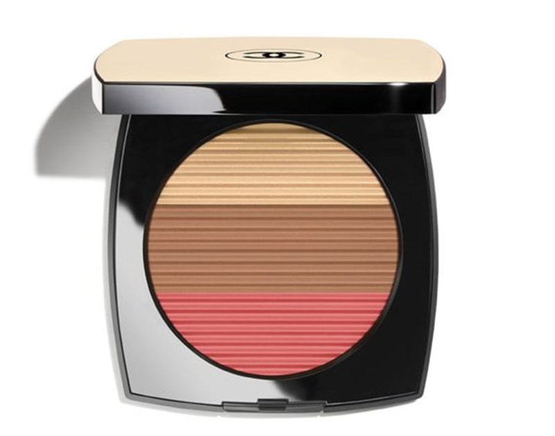 "To φιλί του ήλιου": 10 μπρονζέ πούδρες για τα ωραιότερα summer beauty looks - εικόνα 1