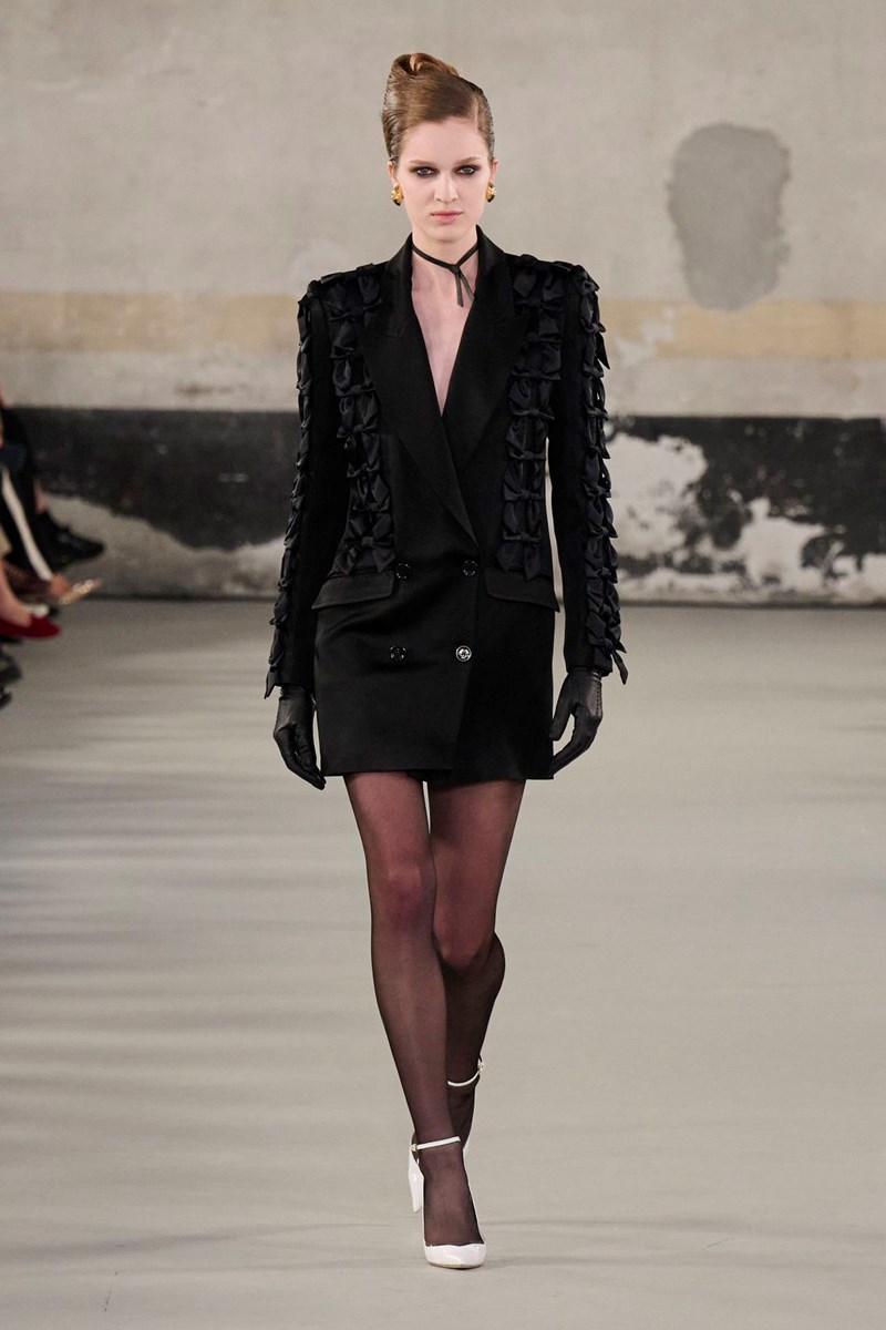 "The Femme Paradox": Η νέα συλλογή της Elisabetta Franchi ενσαρκώνει την πιο αγνή μορφή της γυναικείας ενδυνάμωσης - εικόνα 1