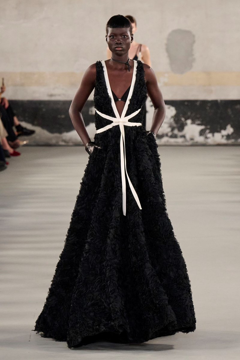 "The Femme Paradox": Η νέα συλλογή της Elisabetta Franchi ενσαρκώνει την πιο αγνή μορφή της γυναικείας ενδυνάμωσης - εικόνα 12