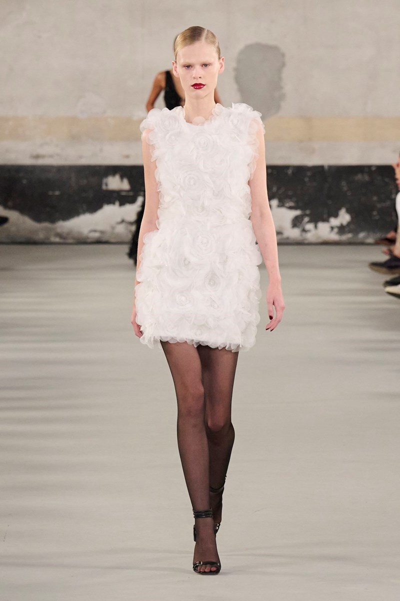 "The Femme Paradox": Η νέα συλλογή της Elisabetta Franchi ενσαρκώνει την πιο αγνή μορφή της γυναικείας ενδυνάμωσης - εικόνα 15