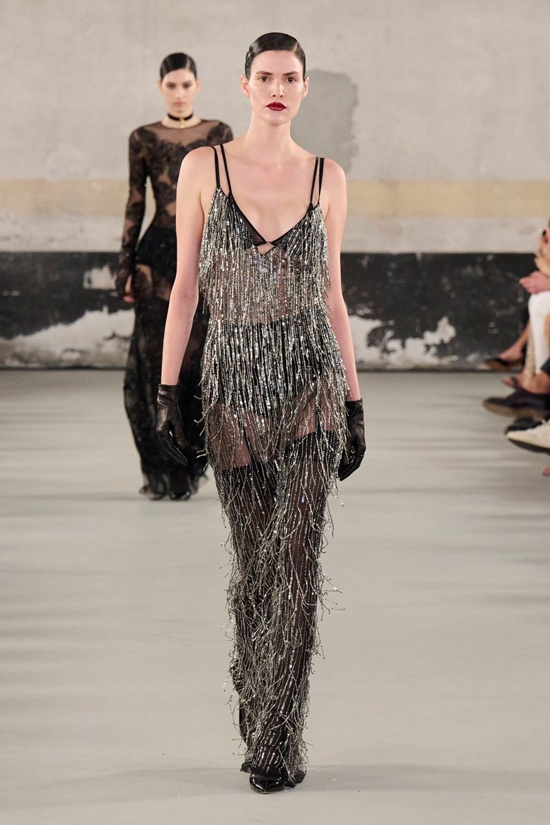 "The Femme Paradox": Η νέα συλλογή της Elisabetta Franchi ενσαρκώνει την πιο αγνή μορφή της γυναικείας ενδυνάμωσης - εικόνα 17