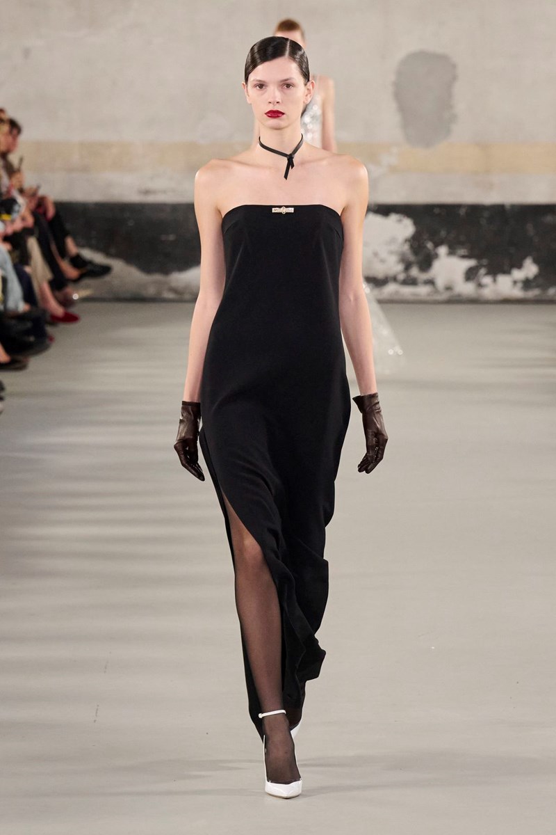 "The Femme Paradox": Η νέα συλλογή της Elisabetta Franchi ενσαρκώνει την πιο αγνή μορφή της γυναικείας ενδυνάμωσης - εικόνα 19