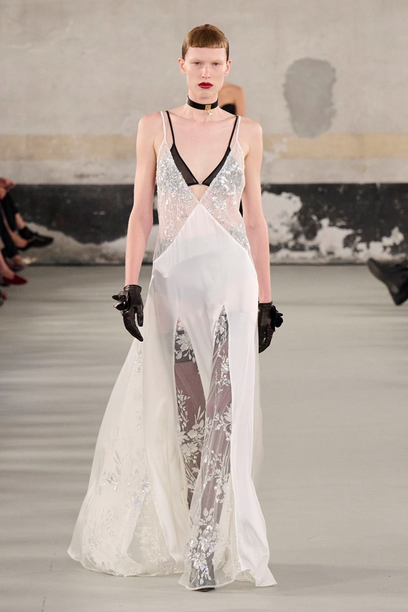 "The Femme Paradox": Η νέα συλλογή της Elisabetta Franchi ενσαρκώνει την πιο αγνή μορφή της γυναικείας ενδυνάμωσης - εικόνα 20