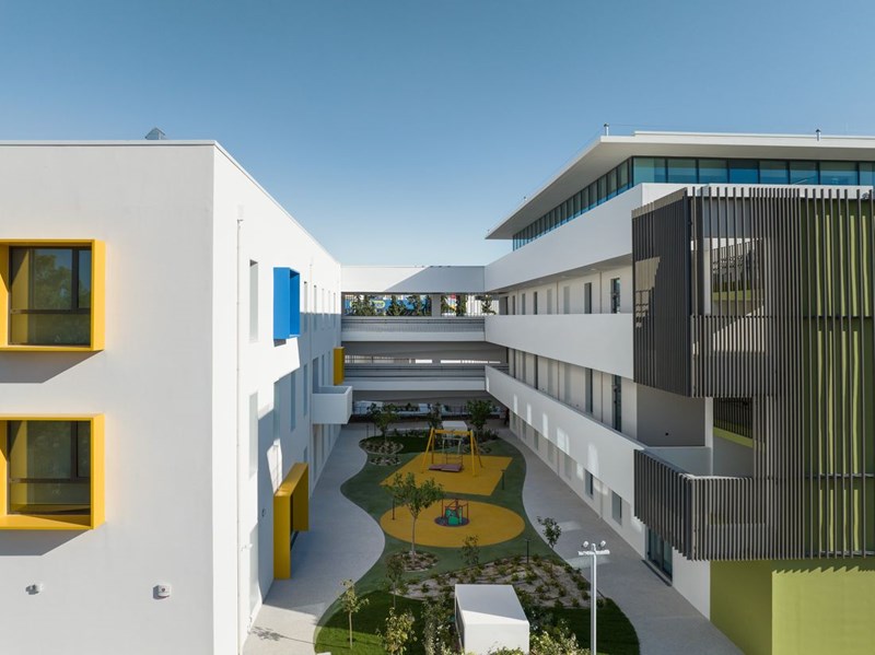 Τα συστήματα της ALUMIL «ντύνουν» το Κέντρο Φροντίδας ΑμεΑ, το πρώτο κτίριο στο The Ellinikon! - εικόνα 1