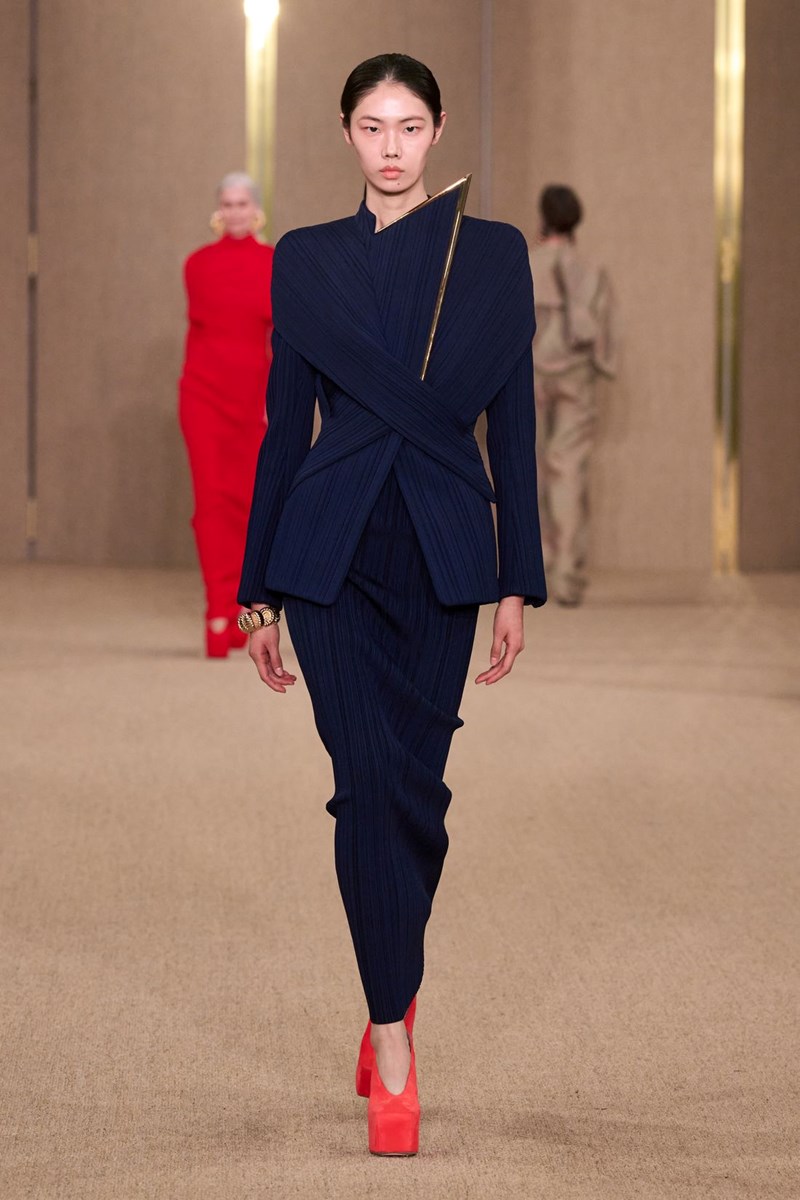 Τα πιο stylish blazers που θα φοράς αυτή την περίοδο ως πανωφόρια - εικόνα 3