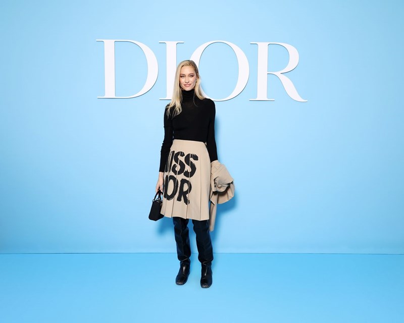 Dior SS25: Η επιβλητική ισχύς της σύγχρονης θηλυκότητας - εικόνα 24