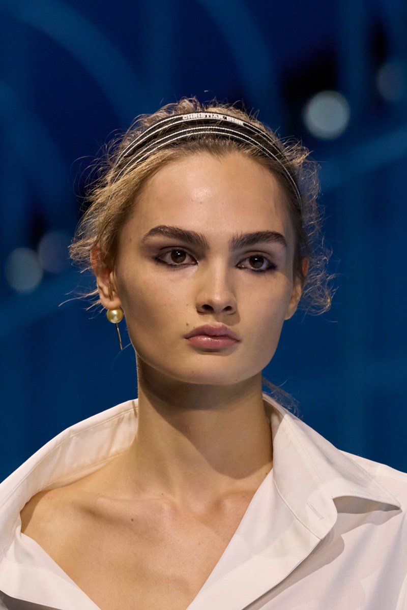 Η νέα beauty τάση υποστηρίζει το sporty hair-look και το έντονο μακιγιάζ στα μάτια - εικόνα 3