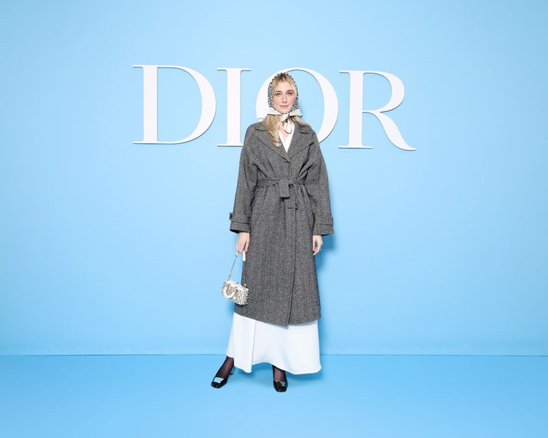 Dior SS25: Η επιβλητική ισχύς της σύγχρονης θηλυκότητας - εικόνα 26