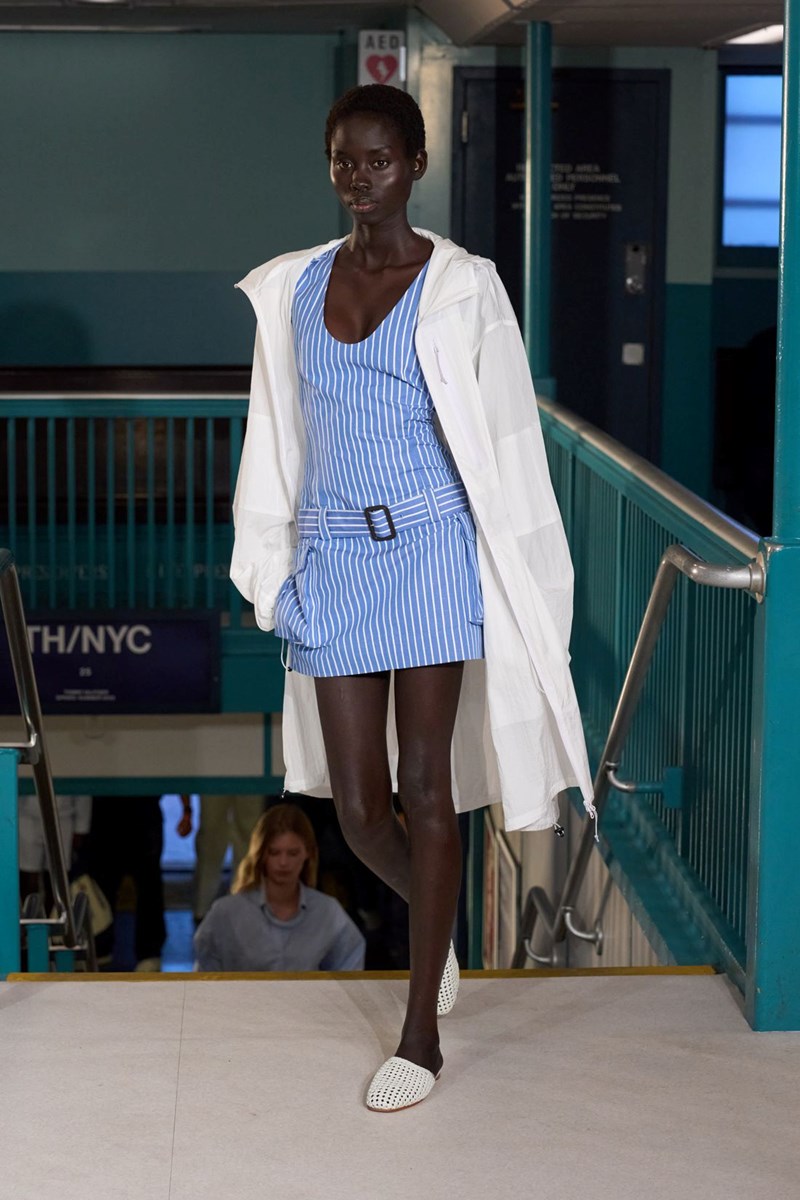 NYFW SS25: Τα trends που ξεχωρίσαμε στις πασαρέλες της Νέας Υόρκης για τη σεζόν Άνοιξη / Καλοκαίρι 2025 - εικόνα 3