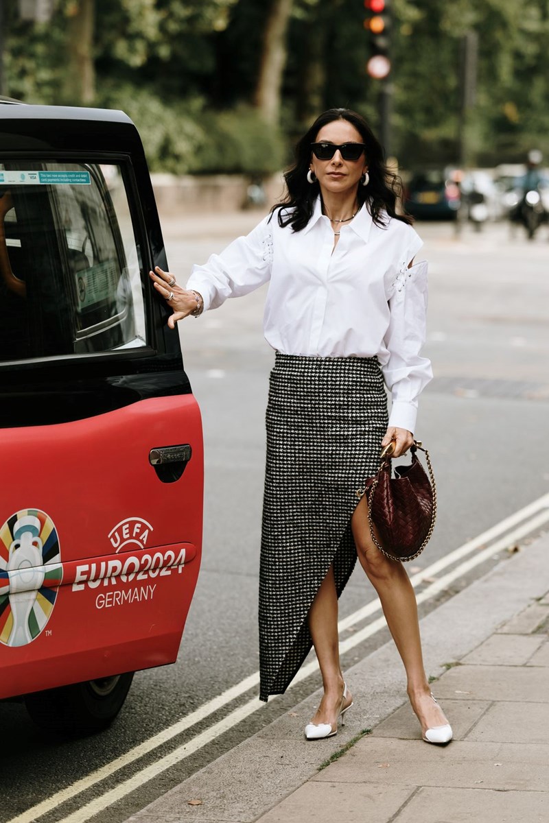 LFW SS25: Το street style του Λονδίνου θα σου δώσει έμπνευση για τα καθημερινά φθινοπωρινά σου looks - εικόνα 2