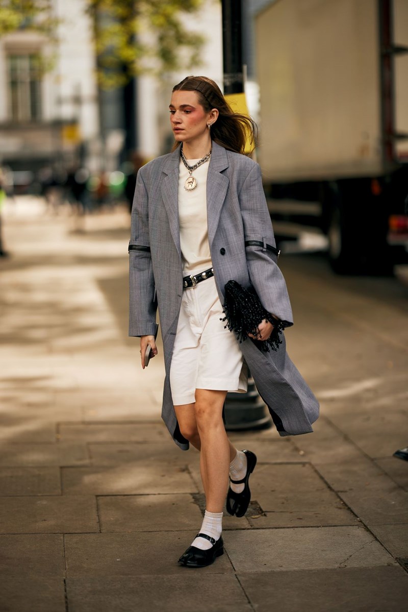 LFW SS25: Το street style του Λονδίνου θα σου δώσει έμπνευση για τα καθημερινά φθινοπωρινά σου looks - εικόνα 9