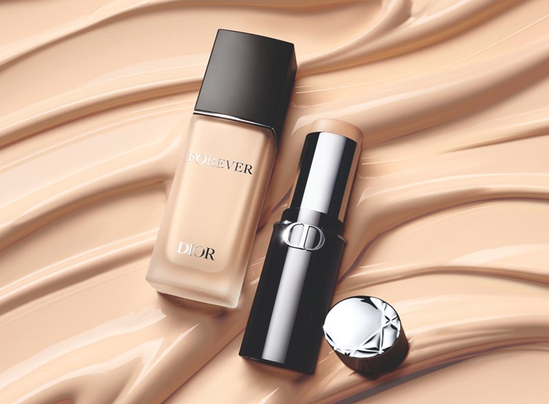 2 νέα προϊόντα μακιγιάζ που σμιλεύουν το πρόσωπο με τον πιο εύκολο τρόπο - εικόνα 3