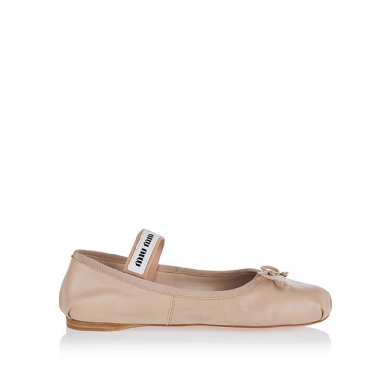 MIU MIU Fall/Winter 2024: Η viral συλλογή του hot brand είναι διαθέσιμη στα καταστήματα Luisa World - εικόνα 9