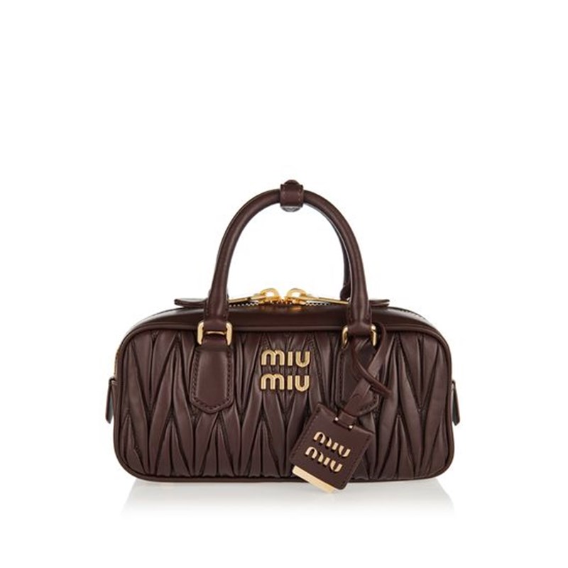 MIU MIU Fall/Winter 2024: Η viral συλλογή του hot brand είναι διαθέσιμη στα καταστήματα Luisa World - εικόνα 7