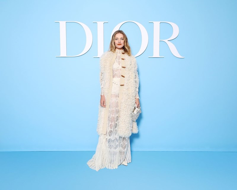 Dior SS25: Η επιβλητική ισχύς της σύγχρονης θηλυκότητας - εικόνα 29