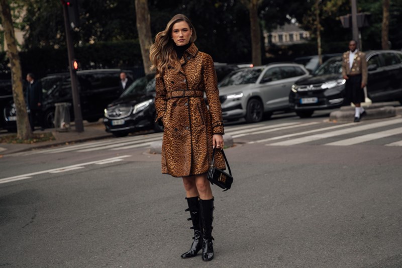 PFW SS25: Τα street style looks που ξεχώρισαν στην Εβδομάδα Μόδας στο Παρίσι - εικόνα 11