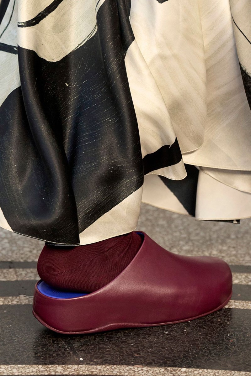 Comfort Zone: Αυτό το φθινόπωρο παραδινόμαστε στα πιο άνετα παπούτσια που έχουμε στη ντουλάπα μας - εικόνα 5