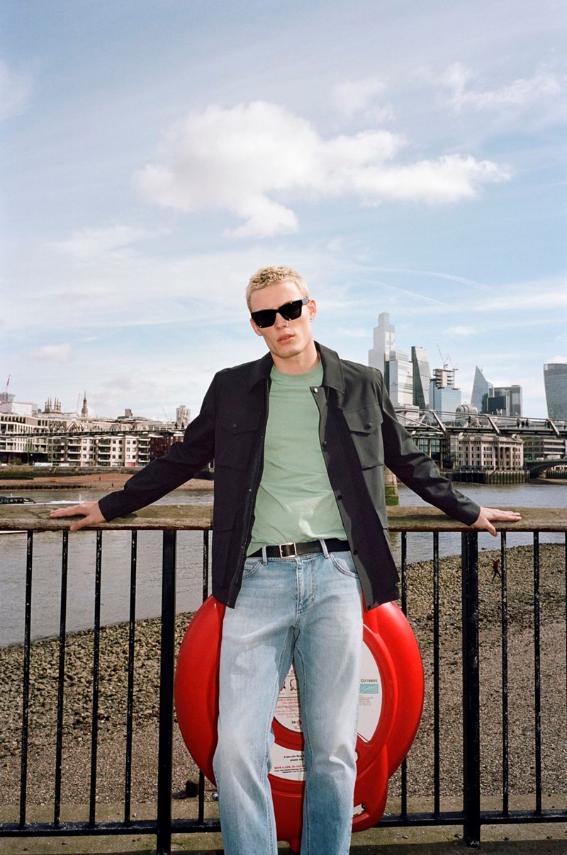 "Hello Stranger": Η κάμπάνια της νέας συλλογής της Sisley αφηγείται την ιστορία δύο αγνώστων που βιώνουν άμεση σύνδεση - εικόνα 7