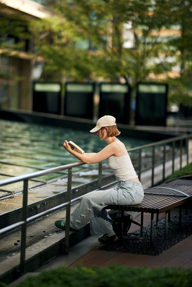 Τα τζιν παντελόνια που φοράνε τώρα οι fashion lovers σε Κοπεγχάγη και Τόκιο - εικόνα 17