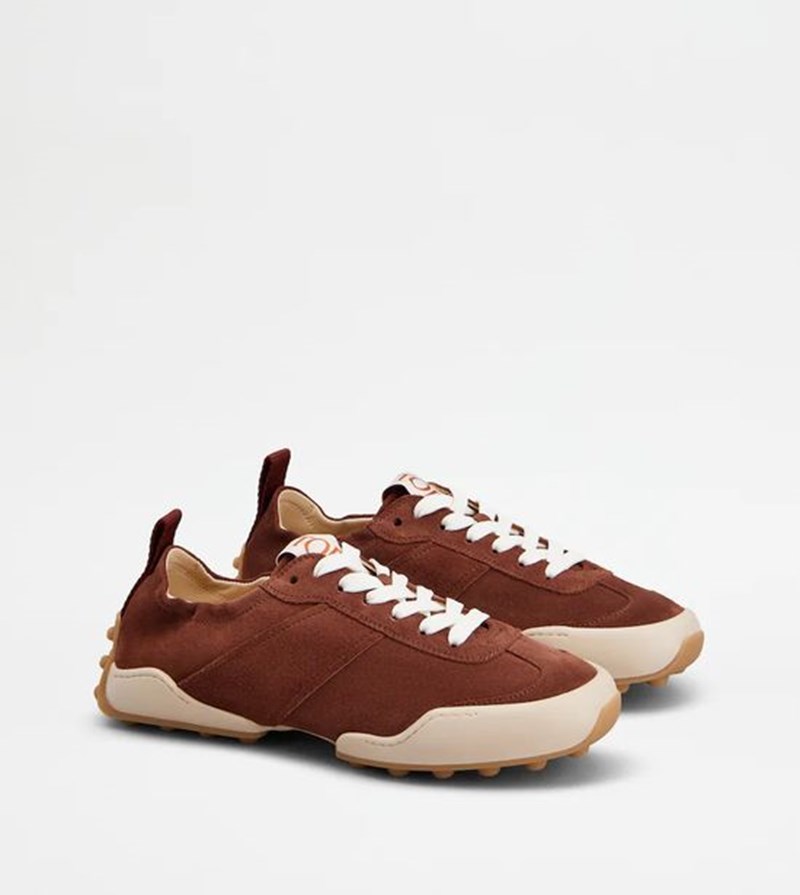 Τα sneakers που θα χαιρόμαστε να φοράμε on repeat - εικόνα 5