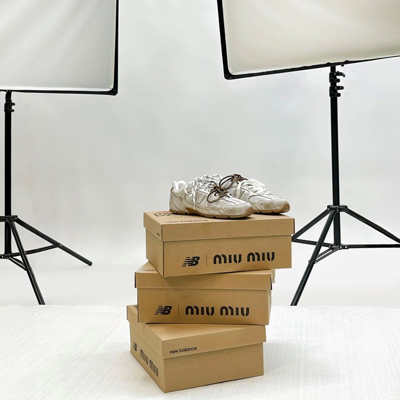 MIU MIU Fall/Winter 2024: Η viral συλλογή του hot brand είναι διαθέσιμη στα καταστήματα Luisa World - εικόνα 13