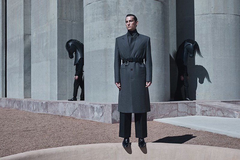 «Metaphysica»: η νέα καμπάνια KALOGIROU για τη σεζόν Φθινόπωρο- Χειμώνας 2024-25 αποκαλύπτει με κινήσεις ακριβείας τις τάσεις της νέας εποχής - εικόνα 2