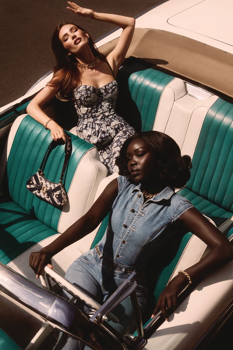 Σε αυτή τη συλλογή βρήκαμε τα σύνολα που θα φοράμε όλο το φθινόπωρο - εικόνα 4